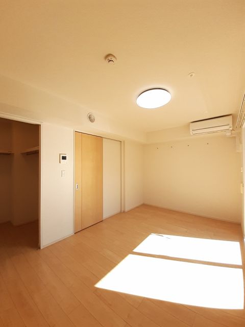 フォレスタ貴布祢の居間写真