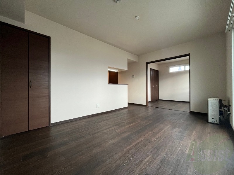 居室・リビング　広くてキレイなお部屋が広がっていて、充実した生活が送れそう。