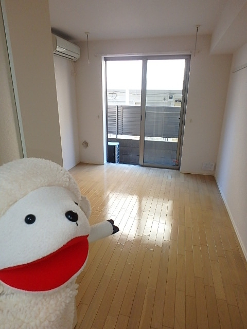 居室・リビング　●居室は、6.9帖のスペースです。