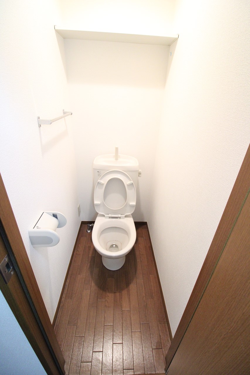 トイレ　※同物件、別部屋の写真です。