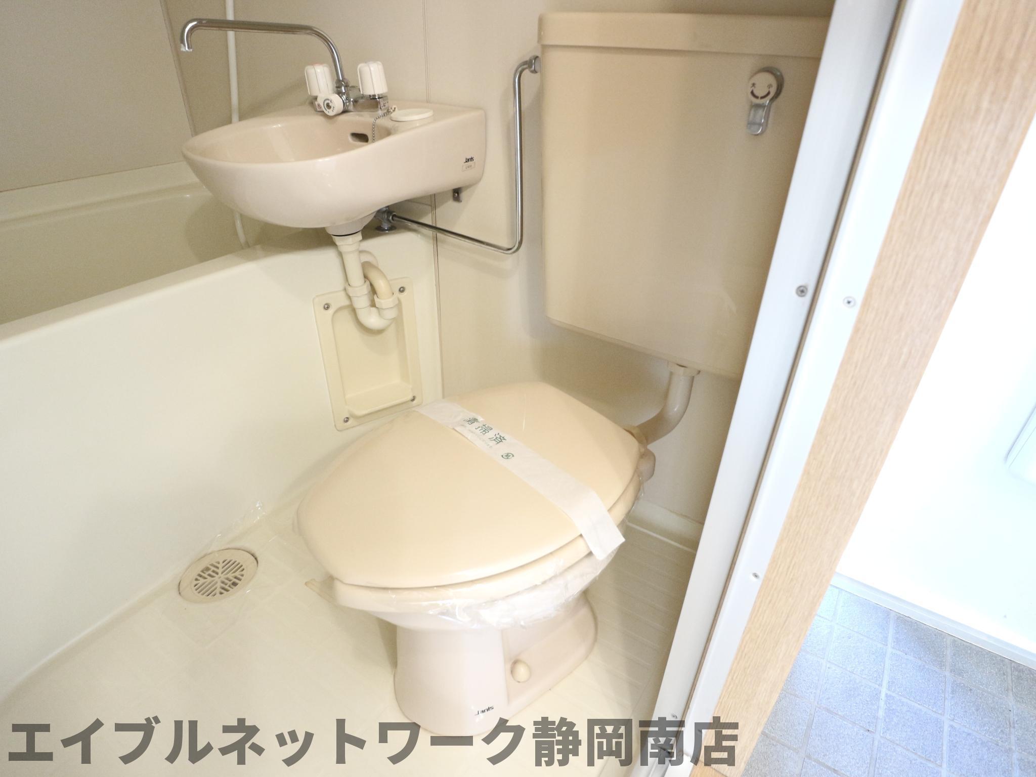 トイレ　トイレもきれいです