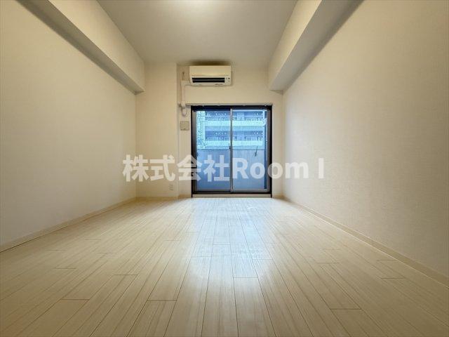 居室・リビング　こちらのリビングで趣味の時間をお楽しみください