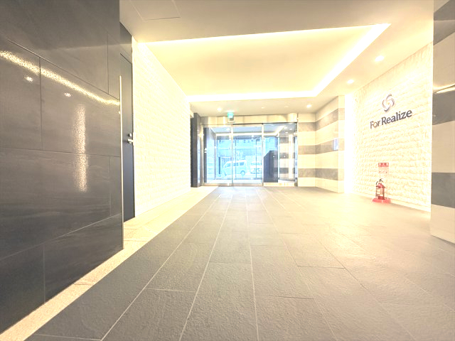 エントランス　落ち着いたロビーです