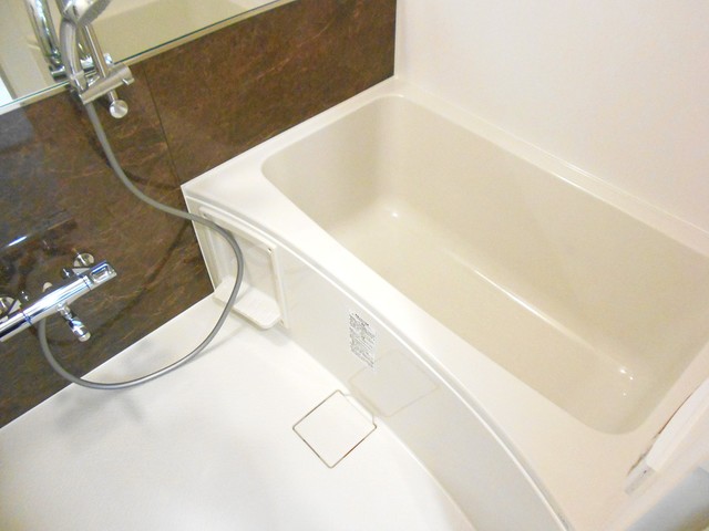 バス・シャワールーム　浴室乾燥・暖房・２４時間換気機能付き