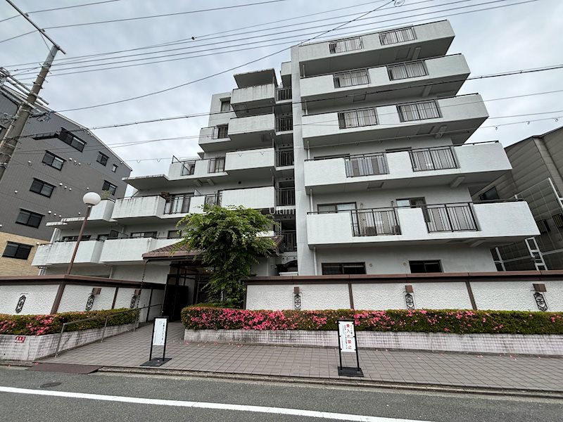 ロワイヤル室町の建物外観