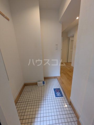 【江戸川区中葛西のマンションの玄関】