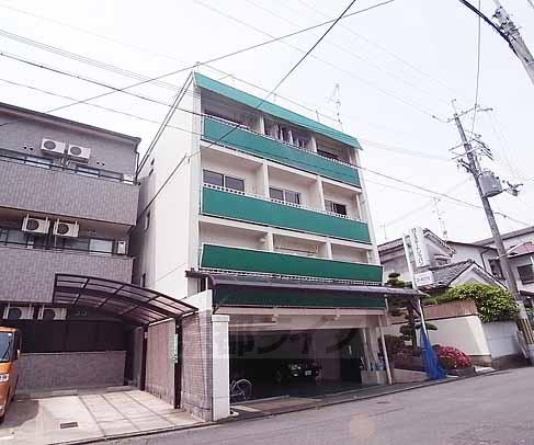 【京都市左京区北白川東平井町のマンションの建物外観】