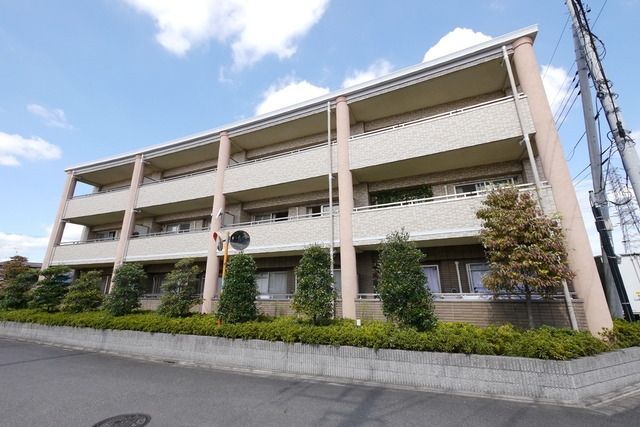 小平市小川町のマンションの建物外観