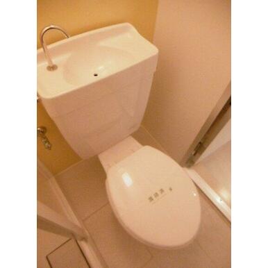 トイレ　清潔感のあるトイレです