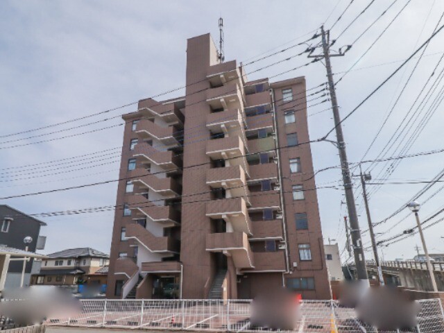 【小山市駅東通りのマンションの建物外観】