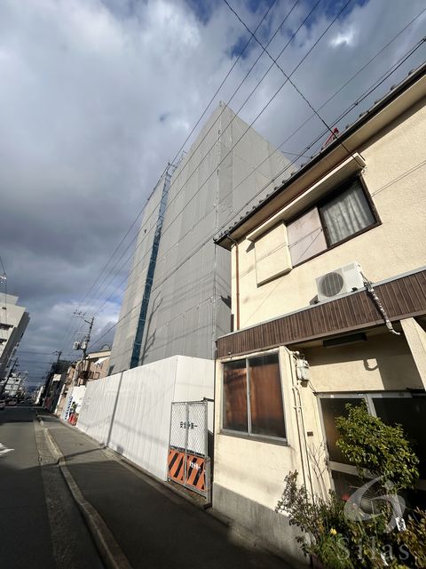 【京都市南区唐橋経田町のマンションの建物外観】