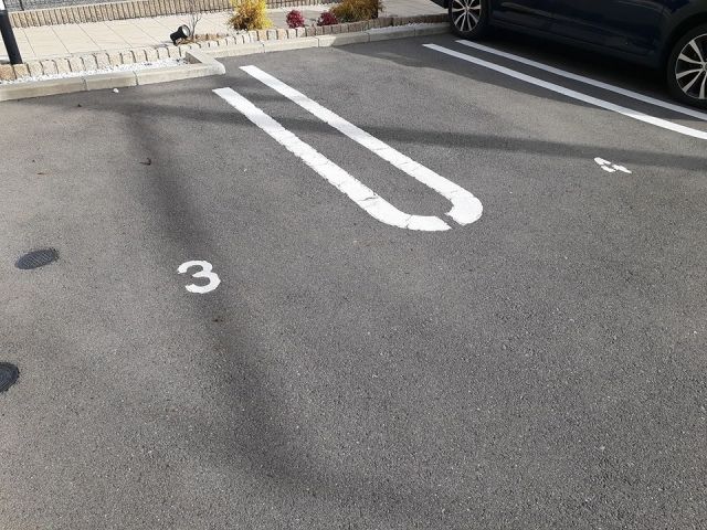 【長岡京市今里のアパートの駐車場】