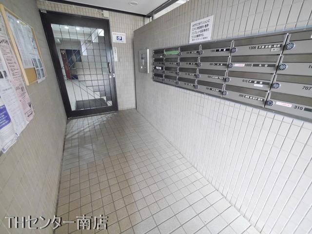 【横浜市都筑区茅ケ崎南のマンションのエントランス】