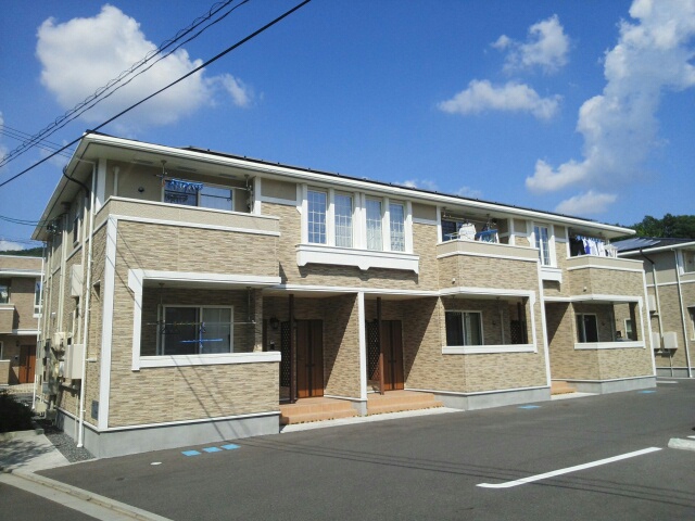 久米郡美咲町原田のアパートの建物外観