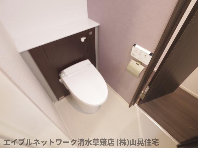 トイレ　落ち着いたトイレです