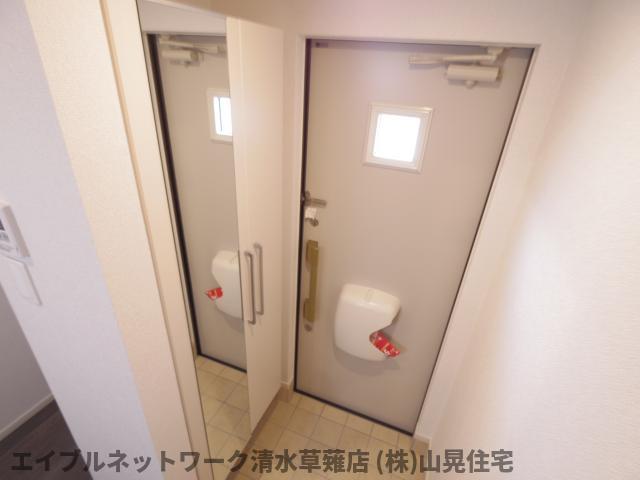 玄関　落ち着いた玄関です