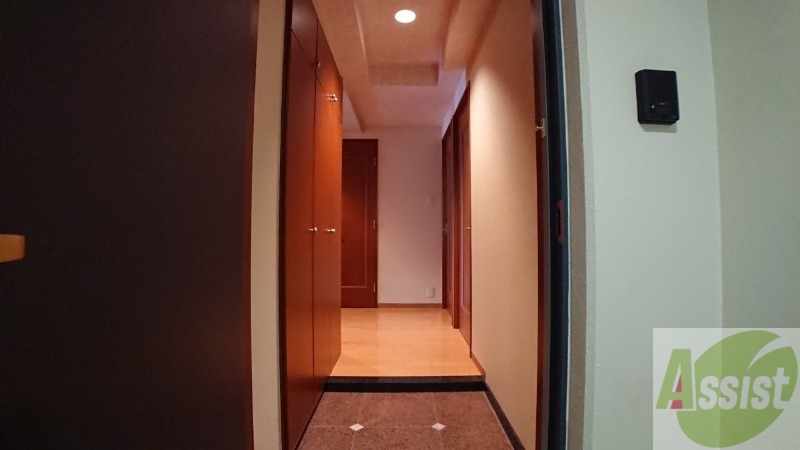 玄関　玄関からの様子を撮影してみました。動線になります。