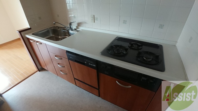 キッチン　調理スペースが確保されていて使いやすそうな印象でした。