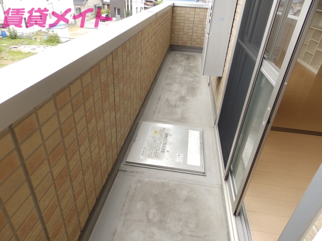 バルコニー　別部屋同タイプ