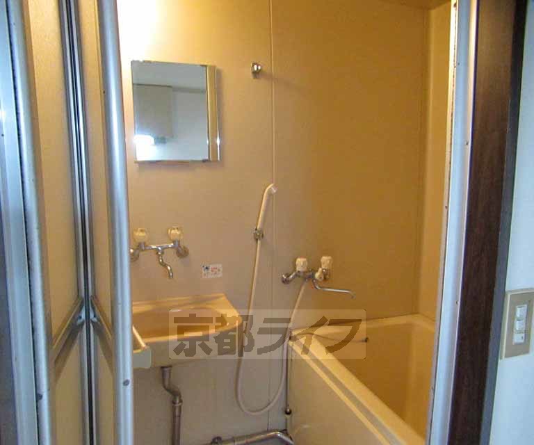 バス・シャワールーム　お風呂になります。