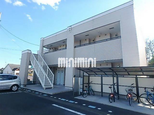 建物外観　落ち着いた色合いでありながら重厚感。存在感のある外観です。