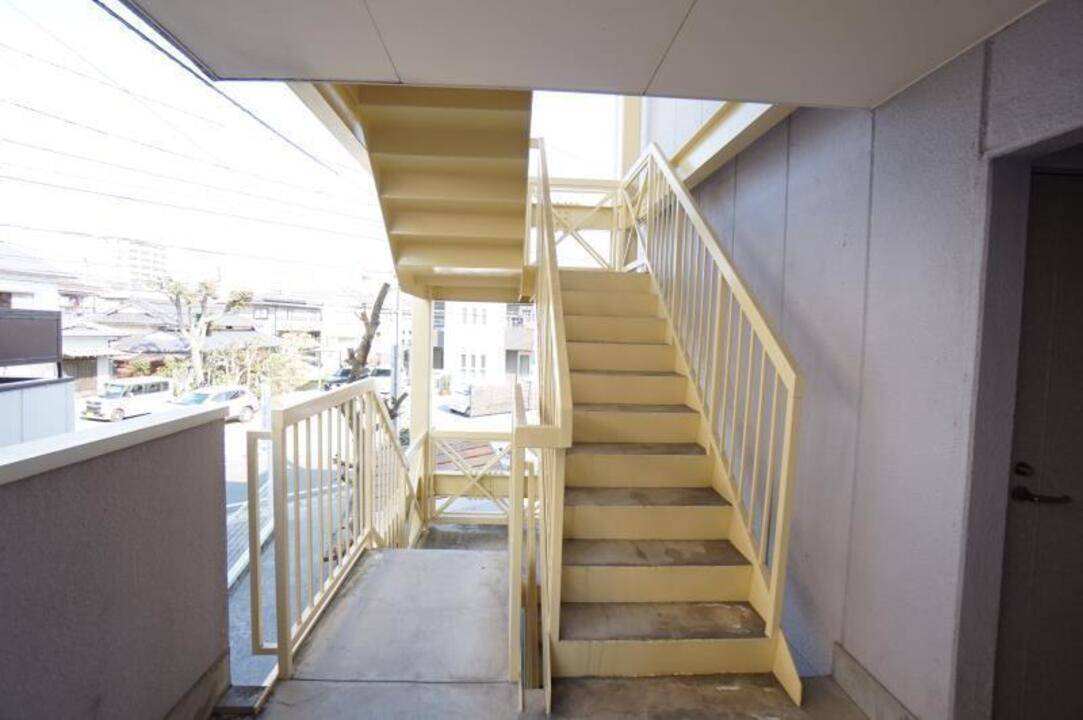 居室・リビング　階段