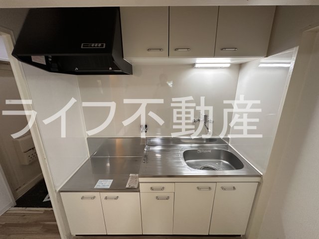 キッチン　コンパクトなキッチンで掃除もラクラク