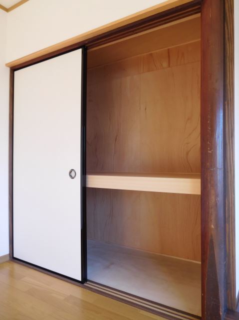 収納　大きな押入れがあります。