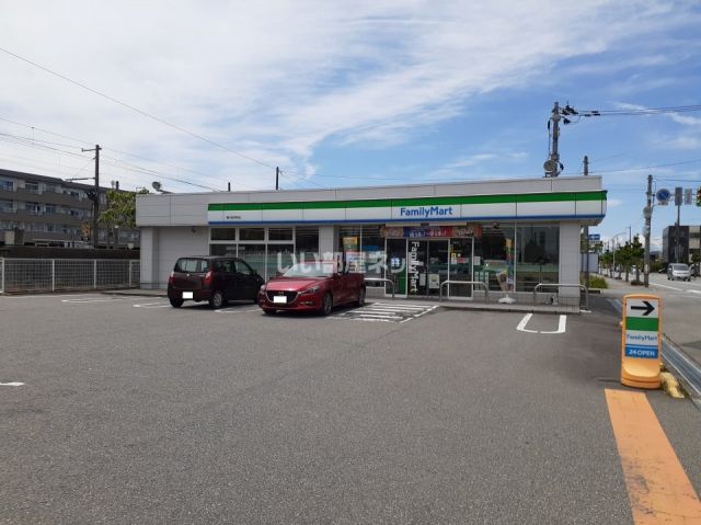 コンビニ　ファミリーマート　滑川田中町店（コンビニ）まで660m