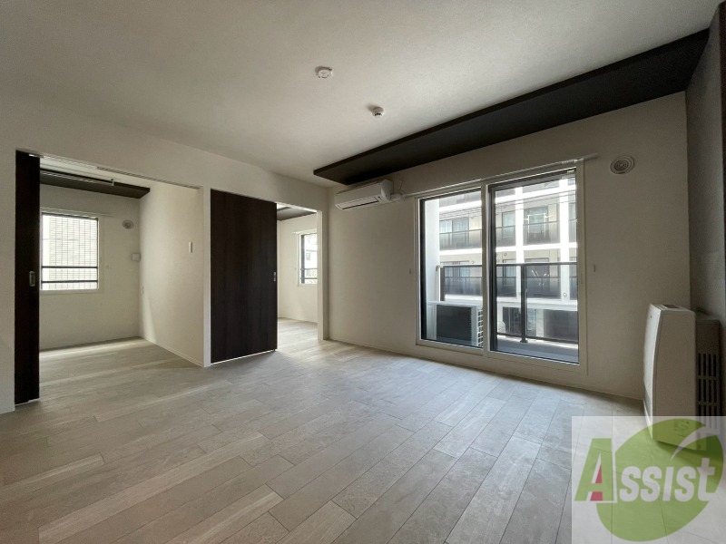 居室・リビング　広々としたリビングですね。使い勝手がよさそうですね！