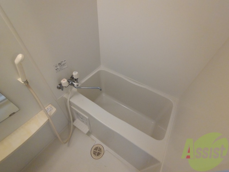 バス・シャワールーム　お風呂になります。一日の疲れを癒してくださいね。