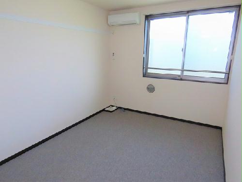 居室・リビング　2階に居間があるメゾネットタイプのお部屋です