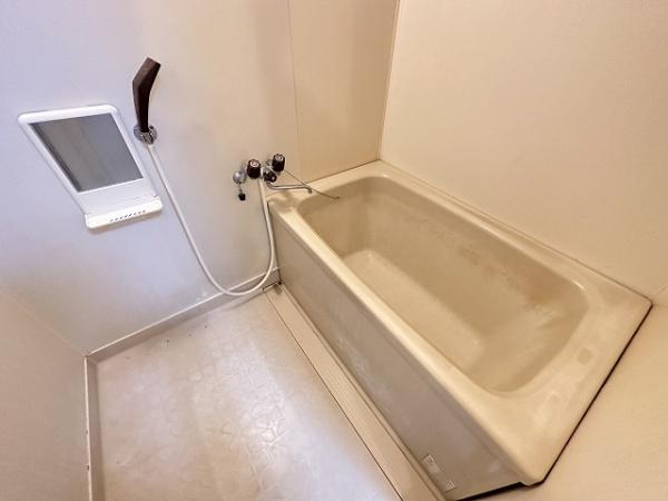 バス・シャワールーム　キレイにリフォームされています！