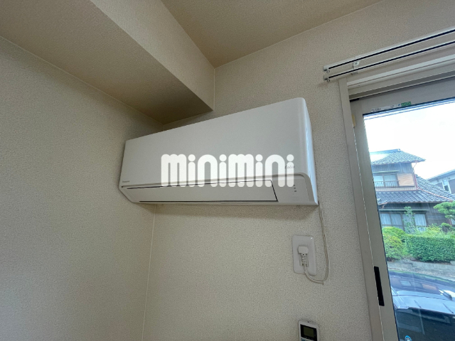 その他設備　リビングにエアコン付き