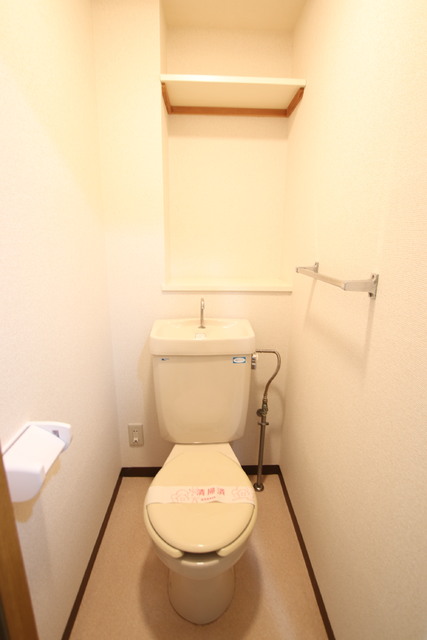 トイレ　清潔感のあるトイレスペースです♪　※同タイプ参考写真