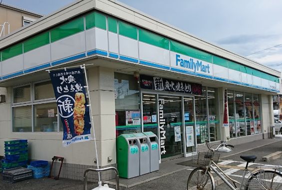 コンビニ　ファミリーマート 西宮上甲子園五丁目店（コンビニ）まで247m