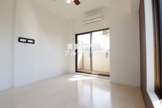 その他部屋・スペース　別角度からの洋室です！