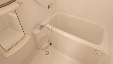 バス・シャワールーム　時間が違っても安心の追い焚き機能付♪