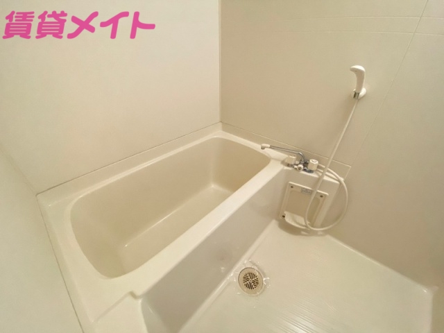 バス・シャワールーム　同物件別部屋の写真です