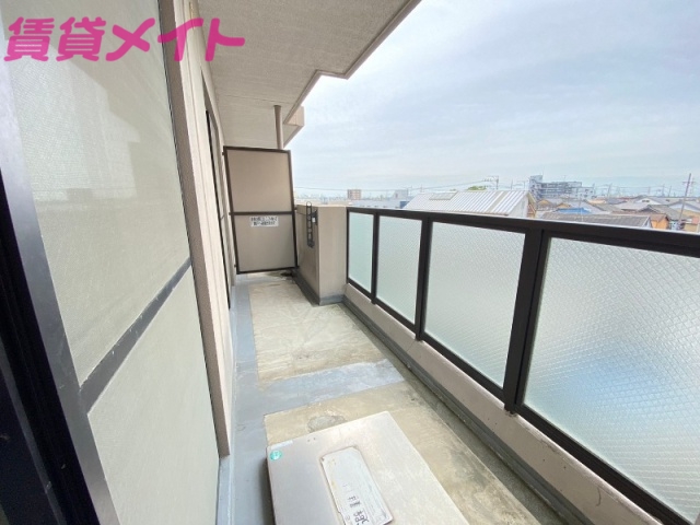 バルコニー　同物件別部屋の写真です