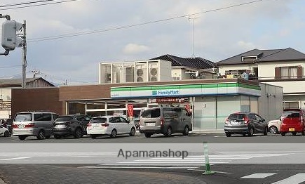 コンビニ　ファミリーマート（コンビニ）まで1986m