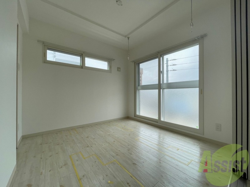 その他部屋・スペース　寝室を別角度から撮りました。どう家具を配置しますか？