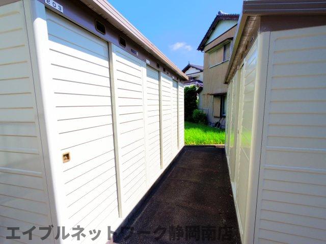 その他　屋外倉庫あり