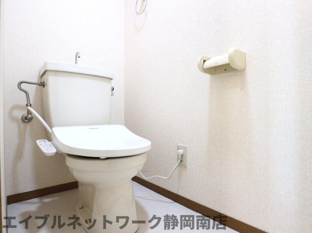 トイレ　落ち着いたトイレです