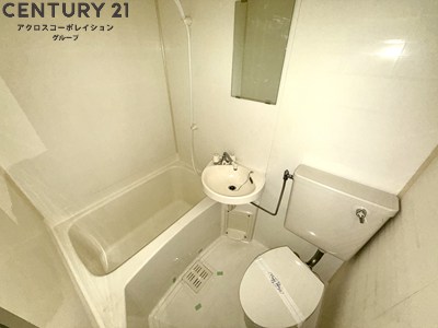 バス・シャワールーム　シンプルなユニットバスです