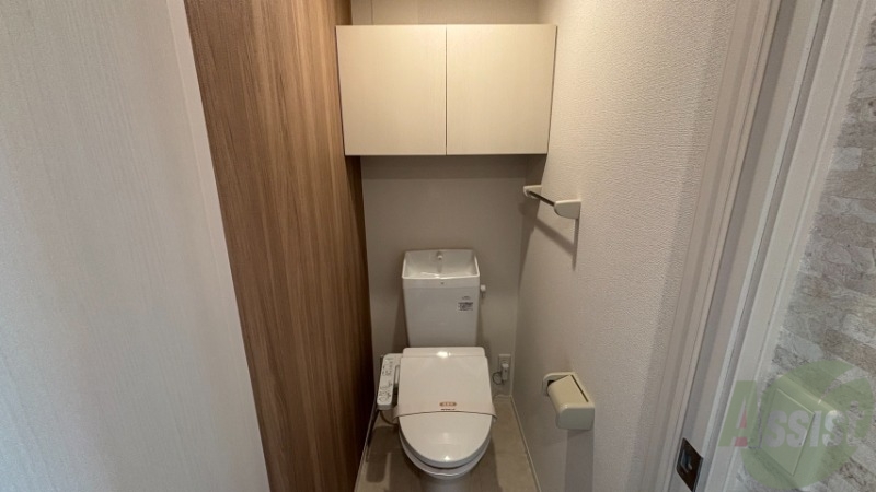 トイレ　トイレはウォシュレット機能付きです。安心して使用できますね。