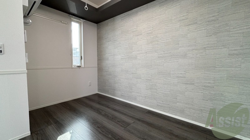 その他部屋・スペース　寝室になりそうな洋室です。シンプルで落ち着きますね。