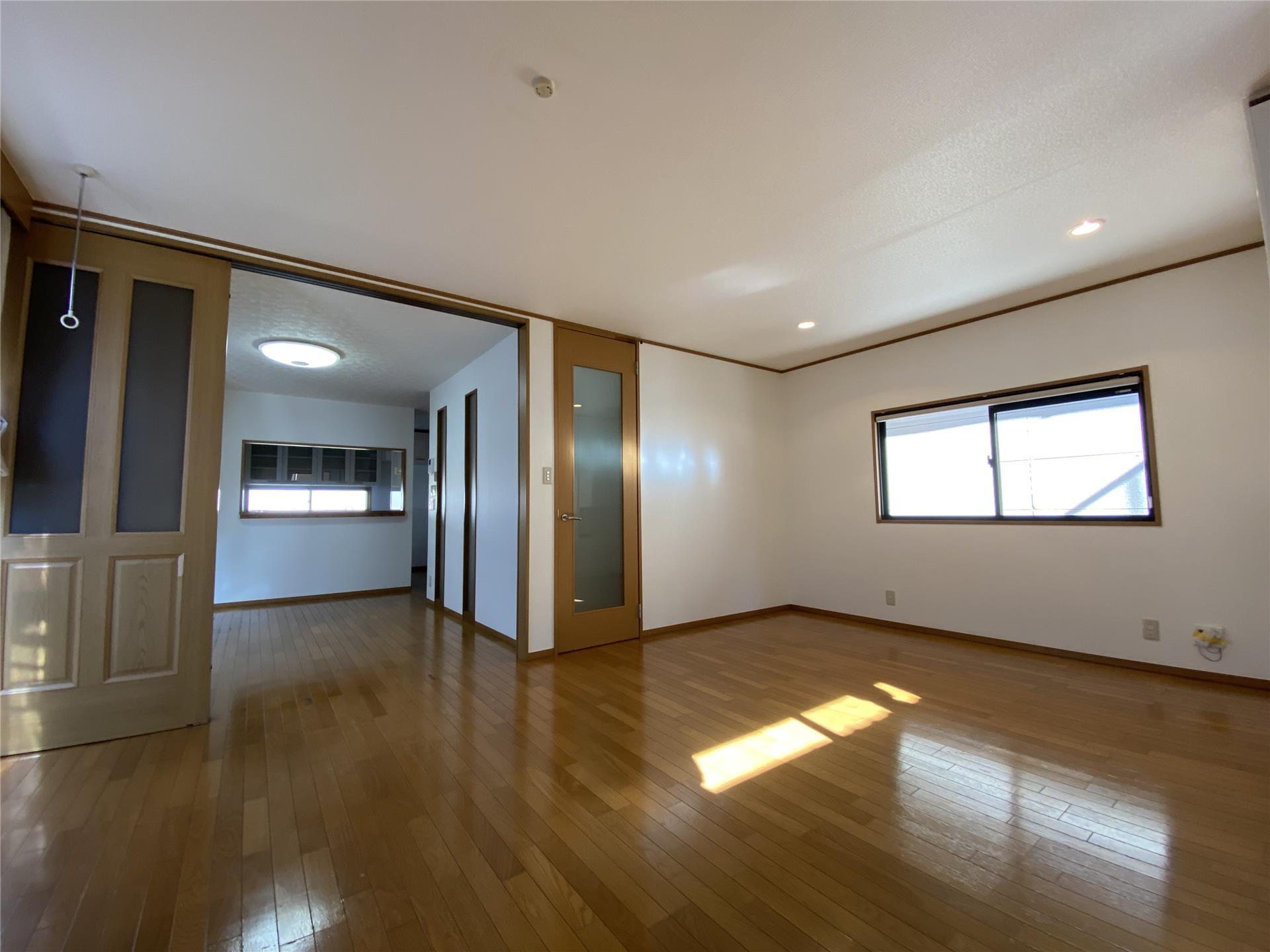 居室・リビング　リビング（広々12.2帖、その他6.5帖ダイニング）