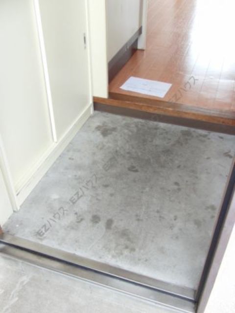 玄関　別部屋の参考写真です