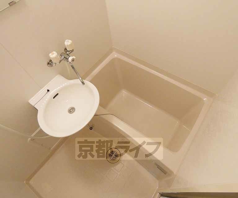 バス・シャワールーム　清潔感のある浴室です！